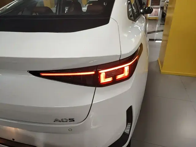 Changan Qiyuan A05 — Фото автомобиля 7