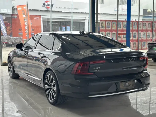Volvo S90 — Фото автомобиля 13
