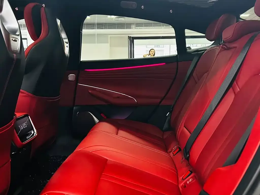 Xiaomi Auto Xiaomi SU7 2026 Standard Edition — Фото автомобиля 8