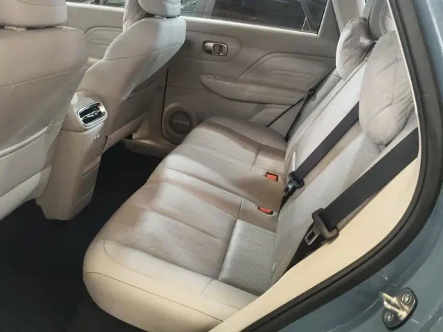 Leapmotor B10 — Фото автомобиля 10