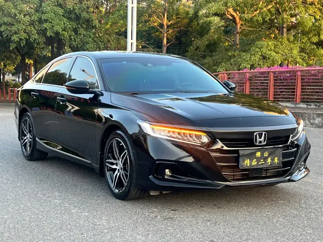 Honda Accord — Фото автомобиля 3