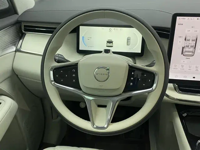 Volvo EM90 — Фото автомобиля 14