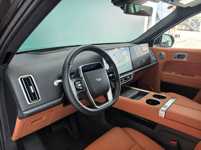 Li Auto L9 — Фото автомобиля 6