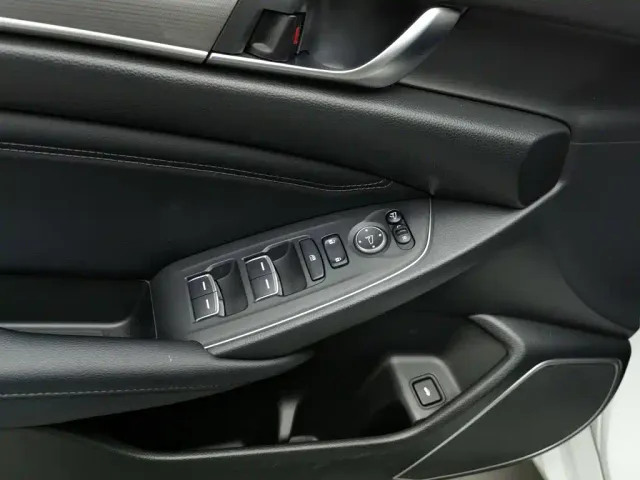 Honda Accord — Фото автомобиля 9