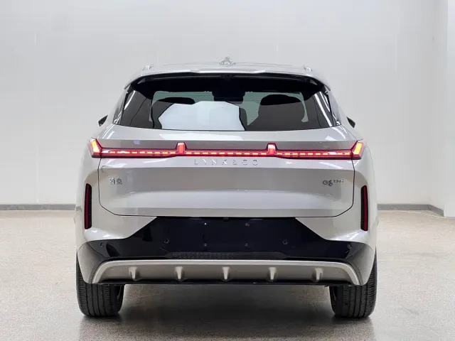 Lynk & Co 08 EM-P — Фото автомобиля 6