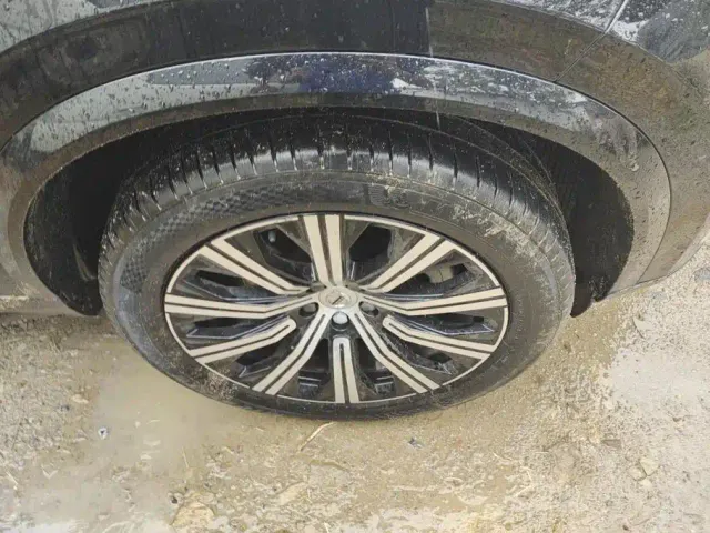 Volvo XC90 — Фото автомобиля 6