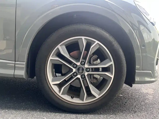 Audi Q3 — Фото автомобиля 12