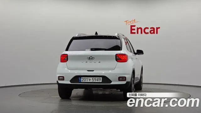 Hyundai Venue — Фото автомобиля 4