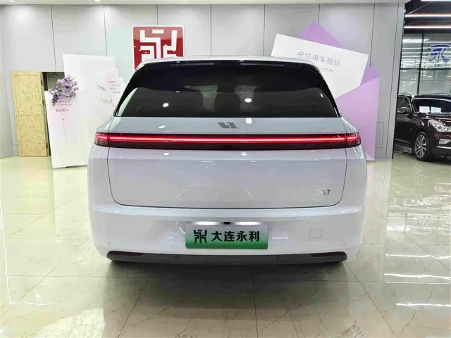 Li Auto L7 — Фото автомобиля 5