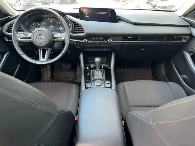 Mazda Axela — Фото автомобиля 14
