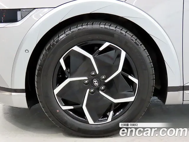 Hyundai Ioniq 5 — Фото автомобиля 5