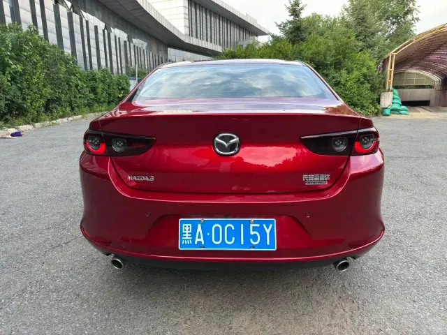 Mazda Axela — Фото автомобиля 20