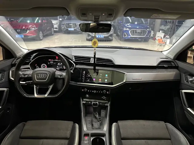 Audi Q3 — Фото автомобиля 12