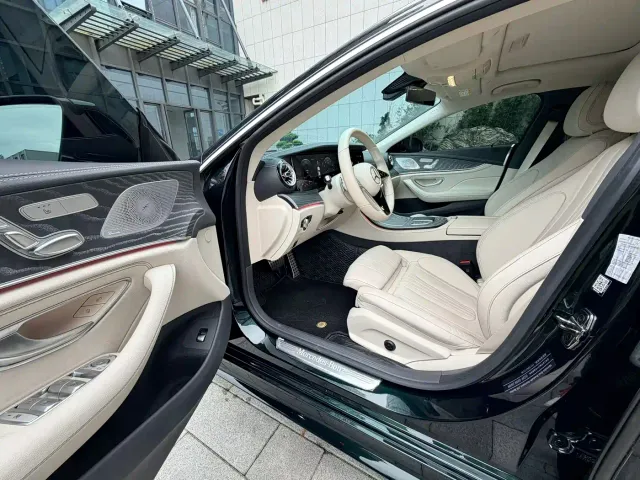 Mercedes-Benz CLS-Class — Фото автомобиля 5