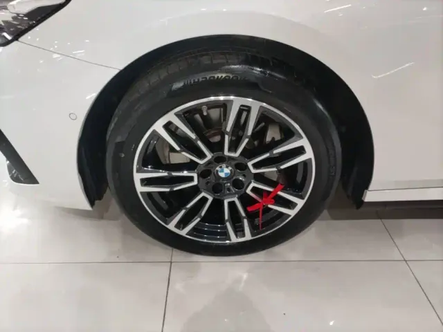 BMW 5 Series — Фото автомобиля 22