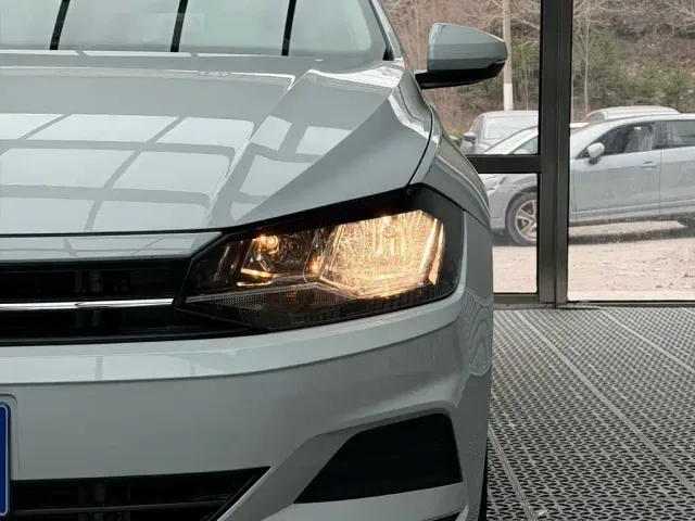Volkswagen Polo — Фото автомобиля 15