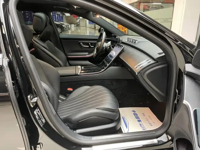 Mercedes-Benz S-Class — Фото автомобиля 16