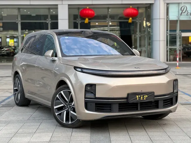 Li Auto L9 — Фото автомобиля 2