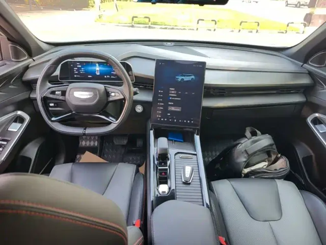 Geely Boyue — Фото автомобиля 9