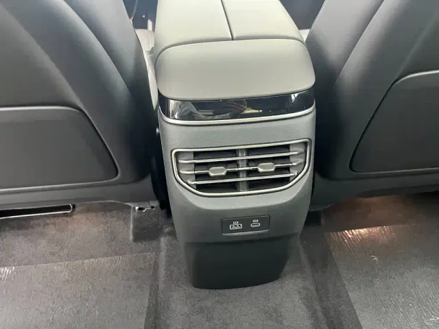 Hongqi Tian Gong 08 — Фото автомобиля 8
