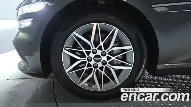 Genesis G80 Бензин 2.5 турбо AWD — Фото автомобиля 3