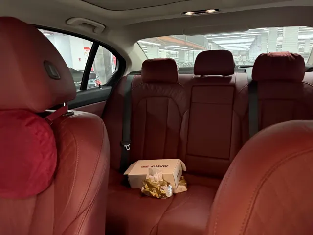 BMW 3 Series — Фото автомобиля 9