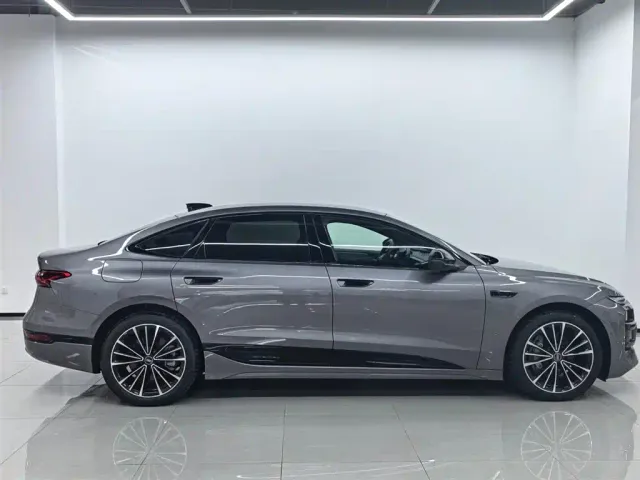 Audi A6L e-tron — Фото автомобиля 4