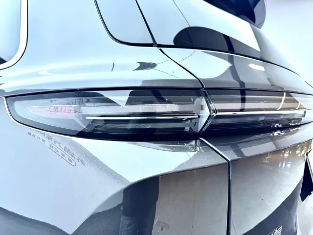 Li Auto L9 — Фото автомобиля 9