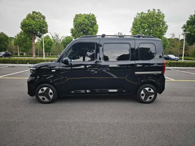 Wuling Zhiguang NEV — Фото автомобиля 4