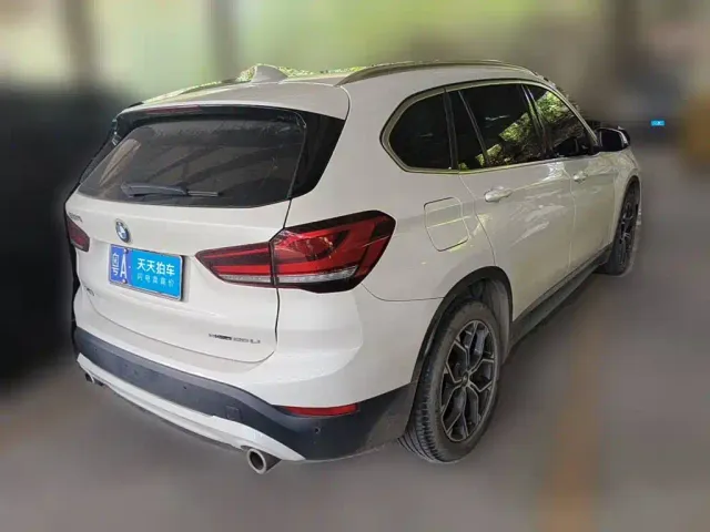 BMW X1 — Фото автомобиля 2