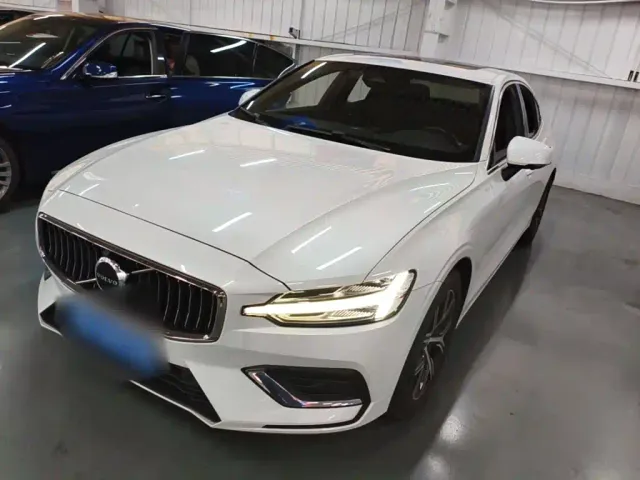 Фотография автомобиля — Volvo S60