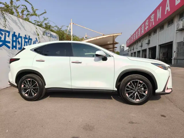 Lexus NX — Фото автомобиля 3