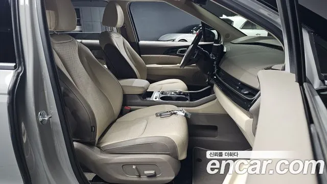 Kia Carnival Generation 4 — Фото автомобиля 16