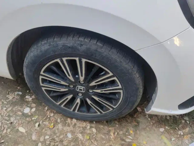 Honda Fit — Фото автомобиля 6