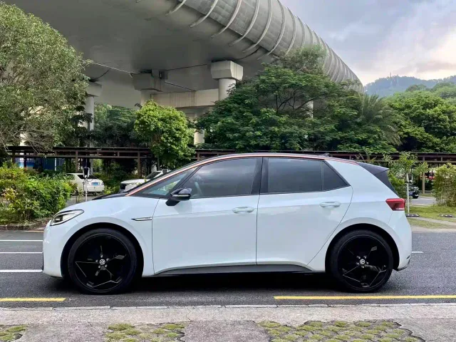 Volkswagen ID.3 — Фото автомобиля 10
