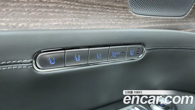 Genesis G90 Бензин 3.5 турбо AWD — Фото автомобиля 27