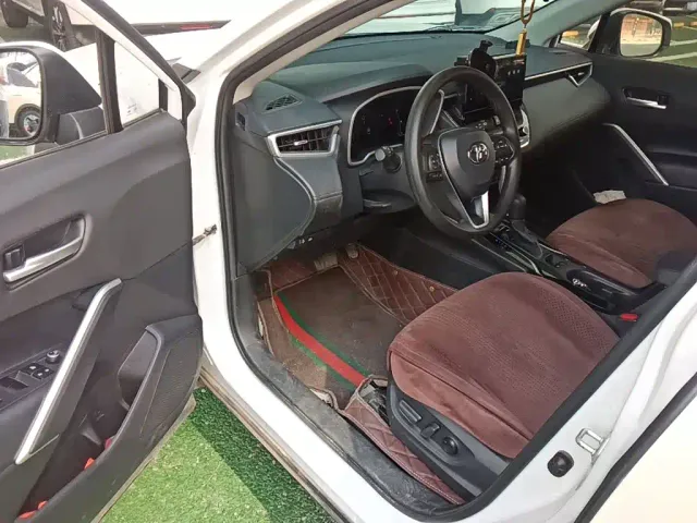 Toyota Frontlander 2023 2.0L CVT Luxury Edition — Фото автомобиля 12