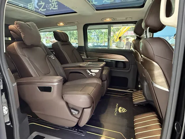 Mercedes-Benz V-Class — Фото автомобиля 27