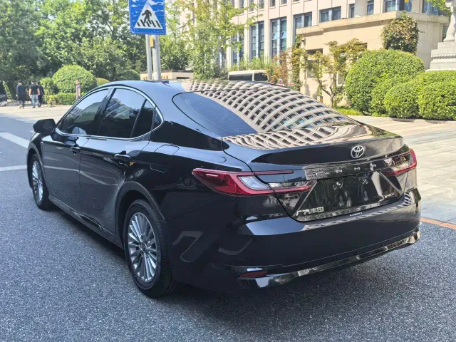 Toyota Camry — Фото автомобиля 3