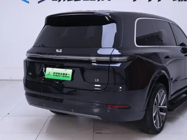 Li Auto L9 — Фото автомобиля 8