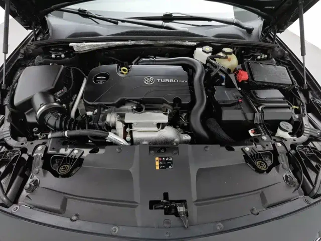 Buick Regal — Фото автомобиля 6