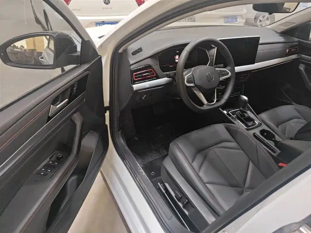 Volkswagen Lavida — Фото автомобиля 15