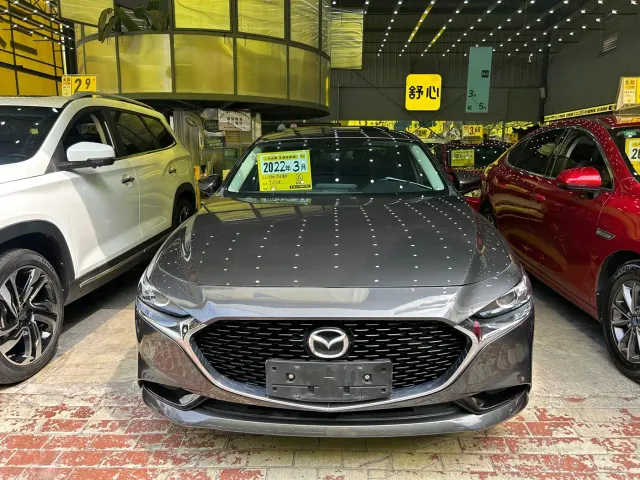 Mazda Axela — Фото автомобиля 2