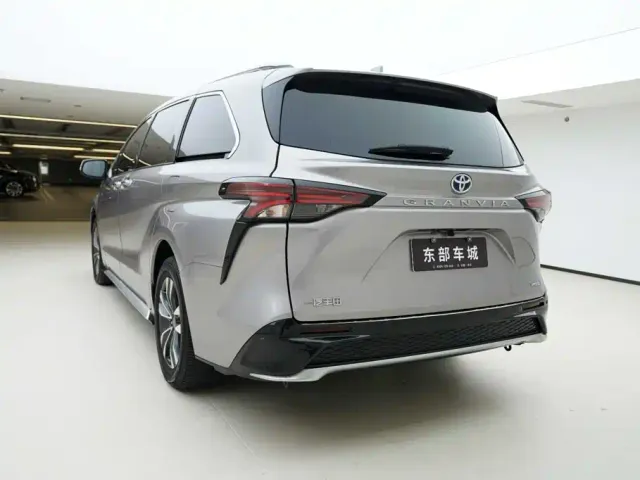 Toyota Granvia — Фото автомобиля 4