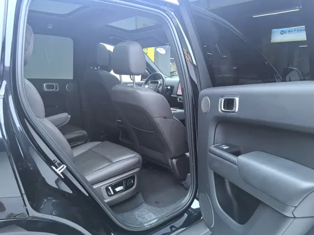 Li Auto L8 — Фото автомобиля 20