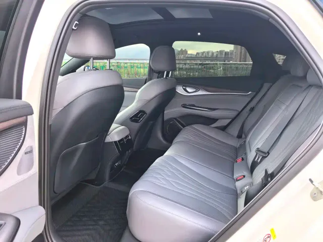 BYD Seal — Фото автомобиля 7