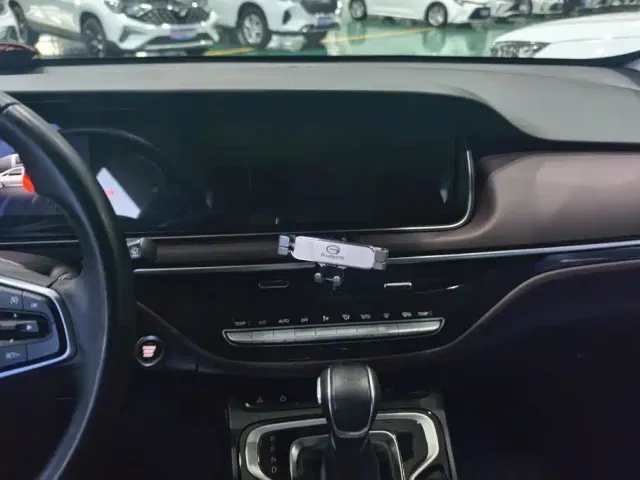GAC Trumpchi M6 — Фото автомобиля 13