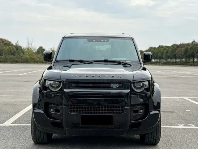 Land Rover Defender — Фото автомобиля 3