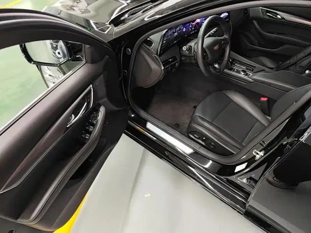 Cadillac CT5 — Фото автомобиля 15