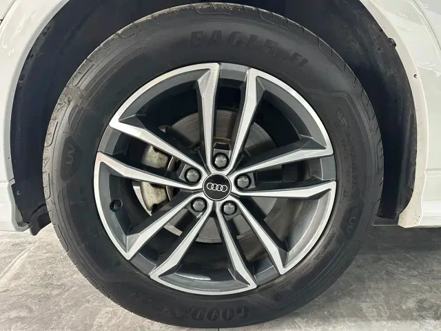 Audi Q3 — Фото автомобиля 14